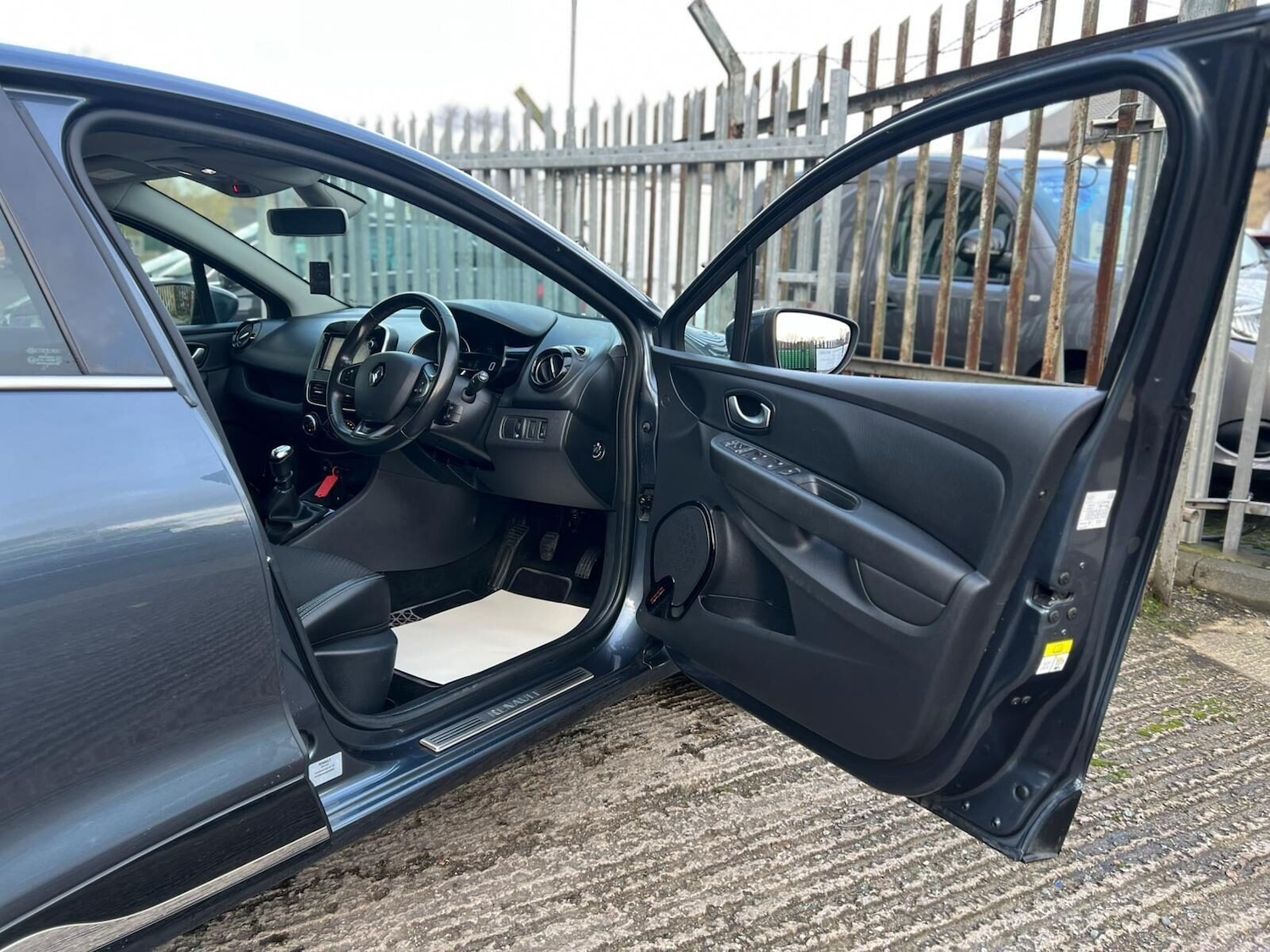 Used Renault Clio 2018 for sale - 77249772: Photo 53