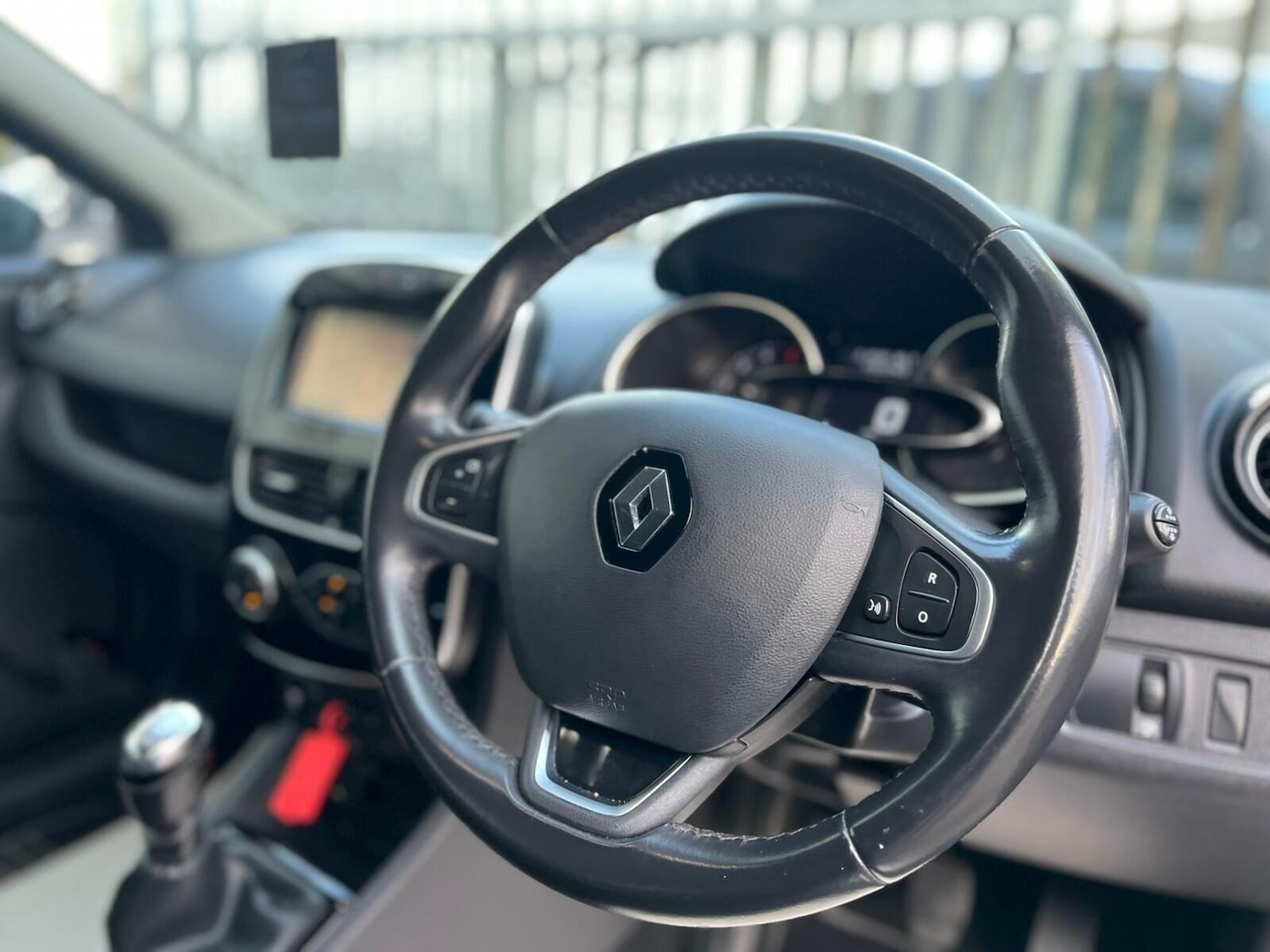 Used Renault Clio 2018 for sale - 77249772: Photo 60