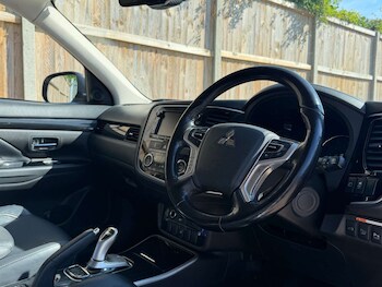 Used Mitsubishi Outlander 2015 for sale - 79563538: Photo