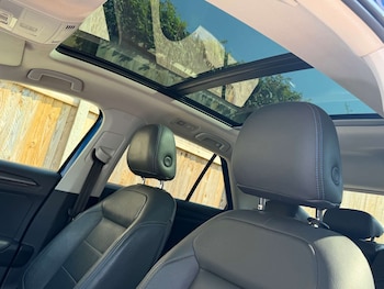 Used Volkswagen T-Roc 2019 for sale - 79563558: Photo