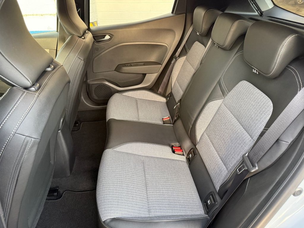 Used Renault Clio 2025 for sale - 77179515: Photo 46