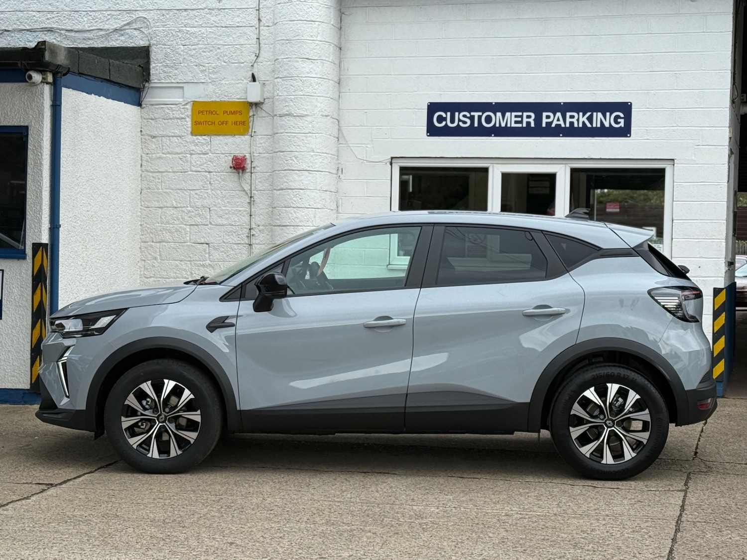 Used Renault Captur 2025 for sale - 76172244: Photo 3