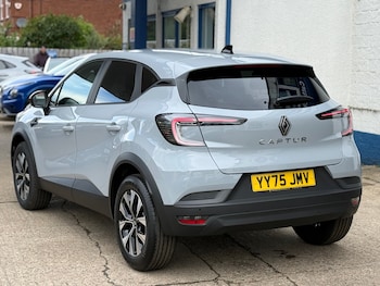 Used Renault Captur 2025 for sale - 76172244: Photo 4