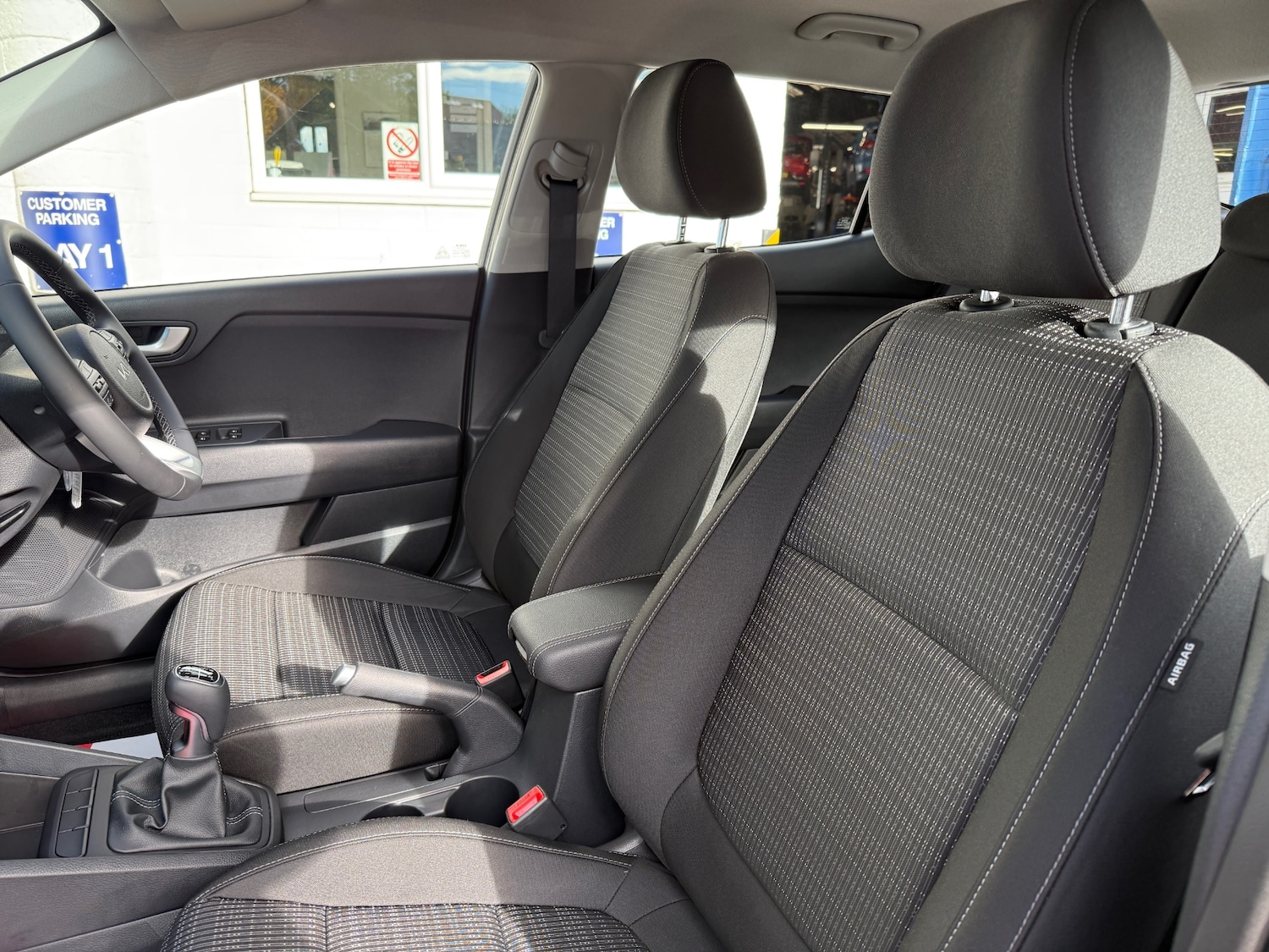 Used Kia Stonic 2025 for sale - 76384643: Photo 54