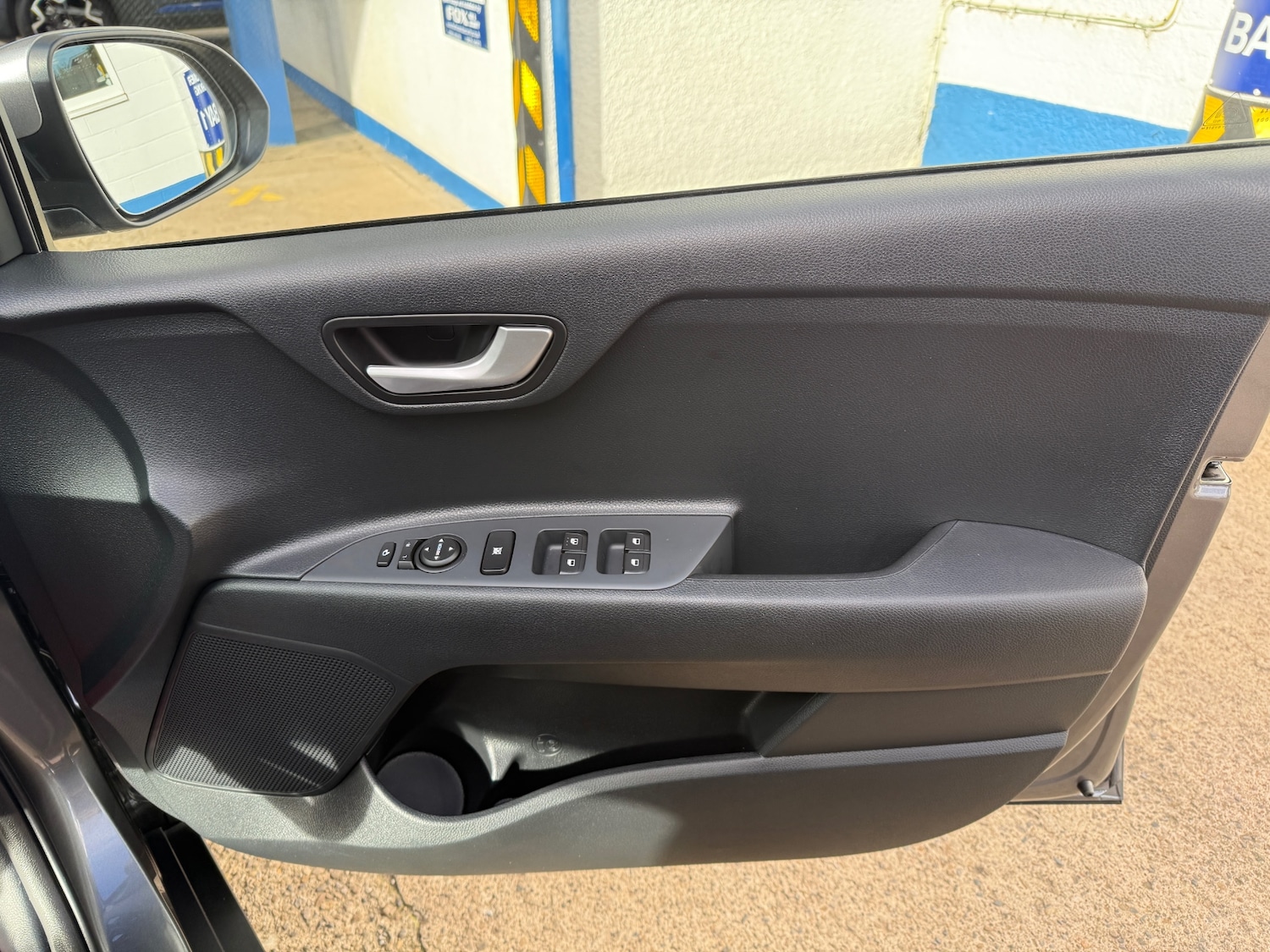 Used Kia Stonic 2025 for sale - 76384643: Photo 59