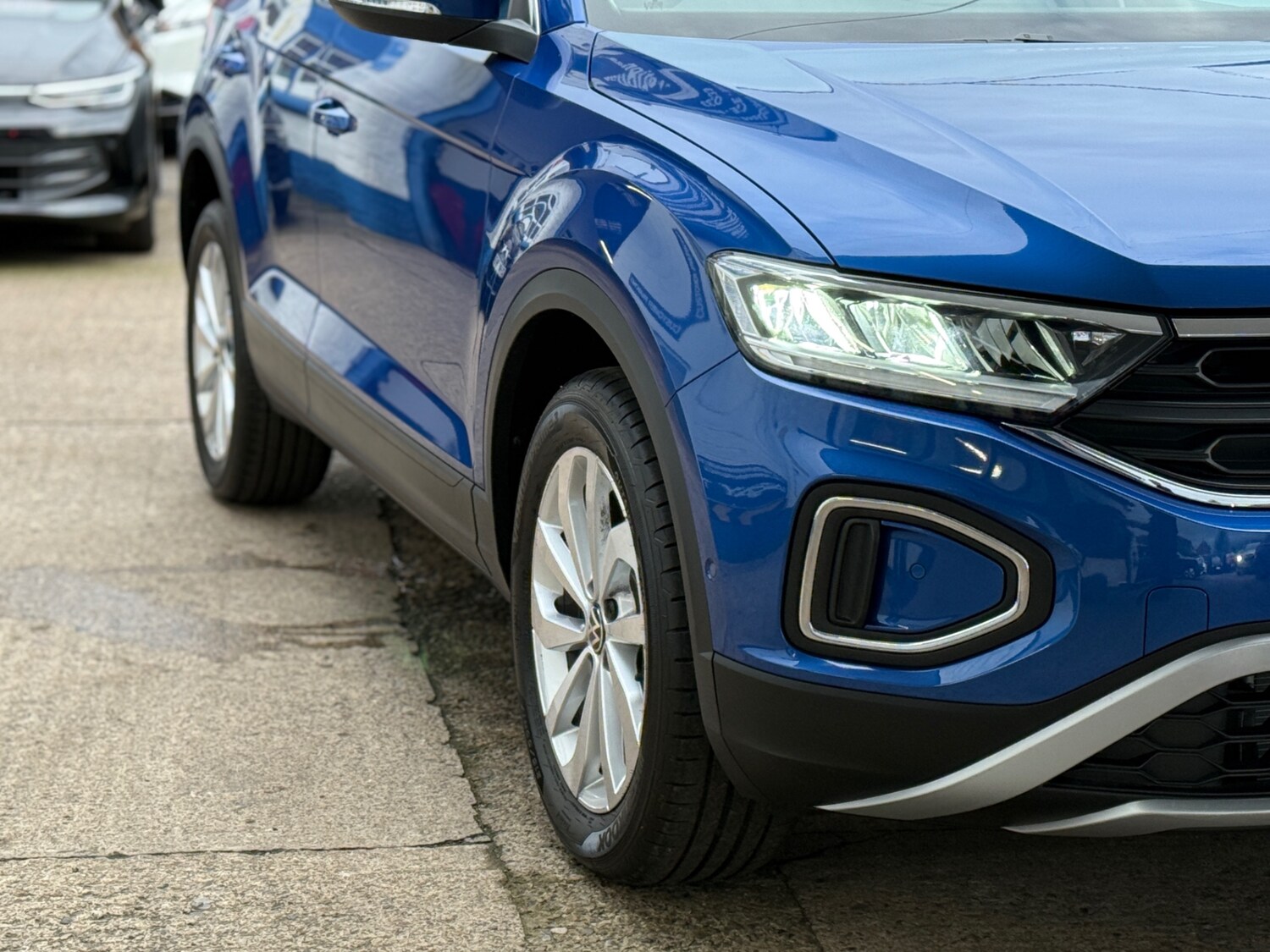 Used Volkswagen T-Roc 2025 for sale - 76391196: Photo 12