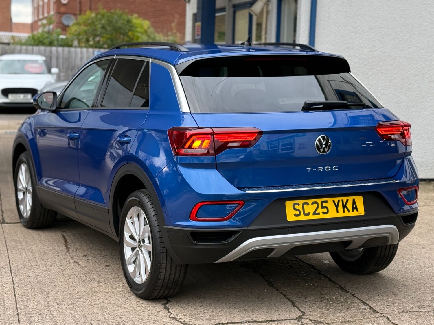 Used Volkswagen T-Roc 2025 for sale - 76391196: Photo 4