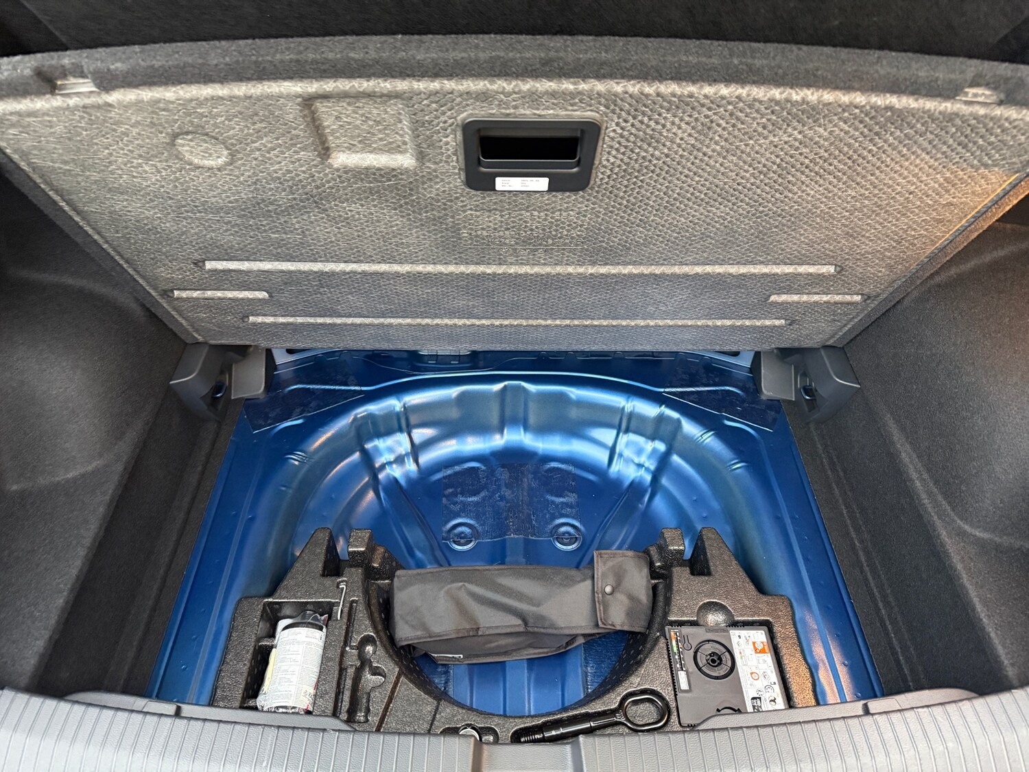 Used Volkswagen T-Roc 2025 for sale - 76391196: Photo 41