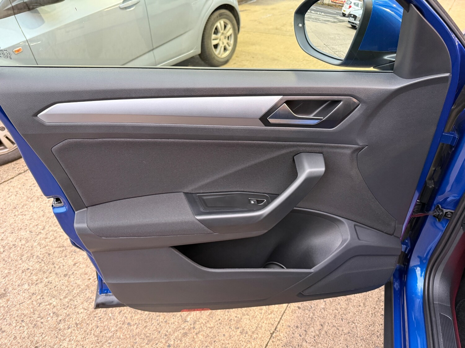 Used Volkswagen T-Roc 2025 for sale - 76391196: Photo 54