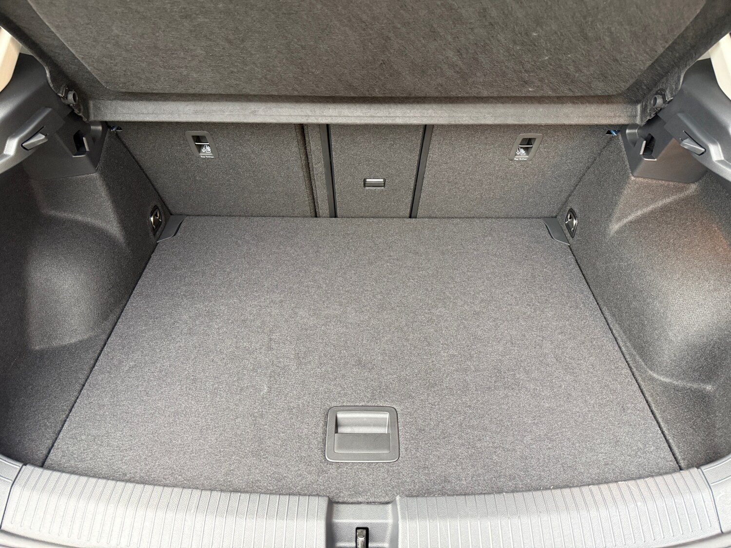 Used Volkswagen T-Roc 2025 for sale - 76391196: Photo 6