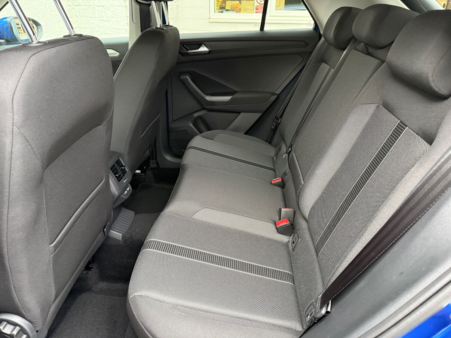 Used Volkswagen T-Roc 2025 for sale - 76391196: Photo 7