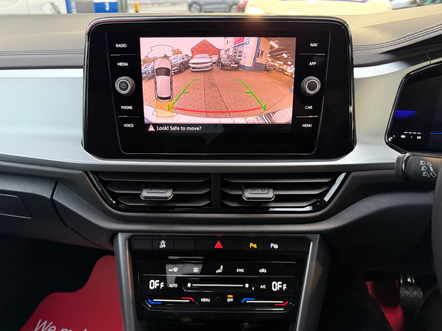 Used Volkswagen T-Roc 2025 for sale - 76391196: Photo 70