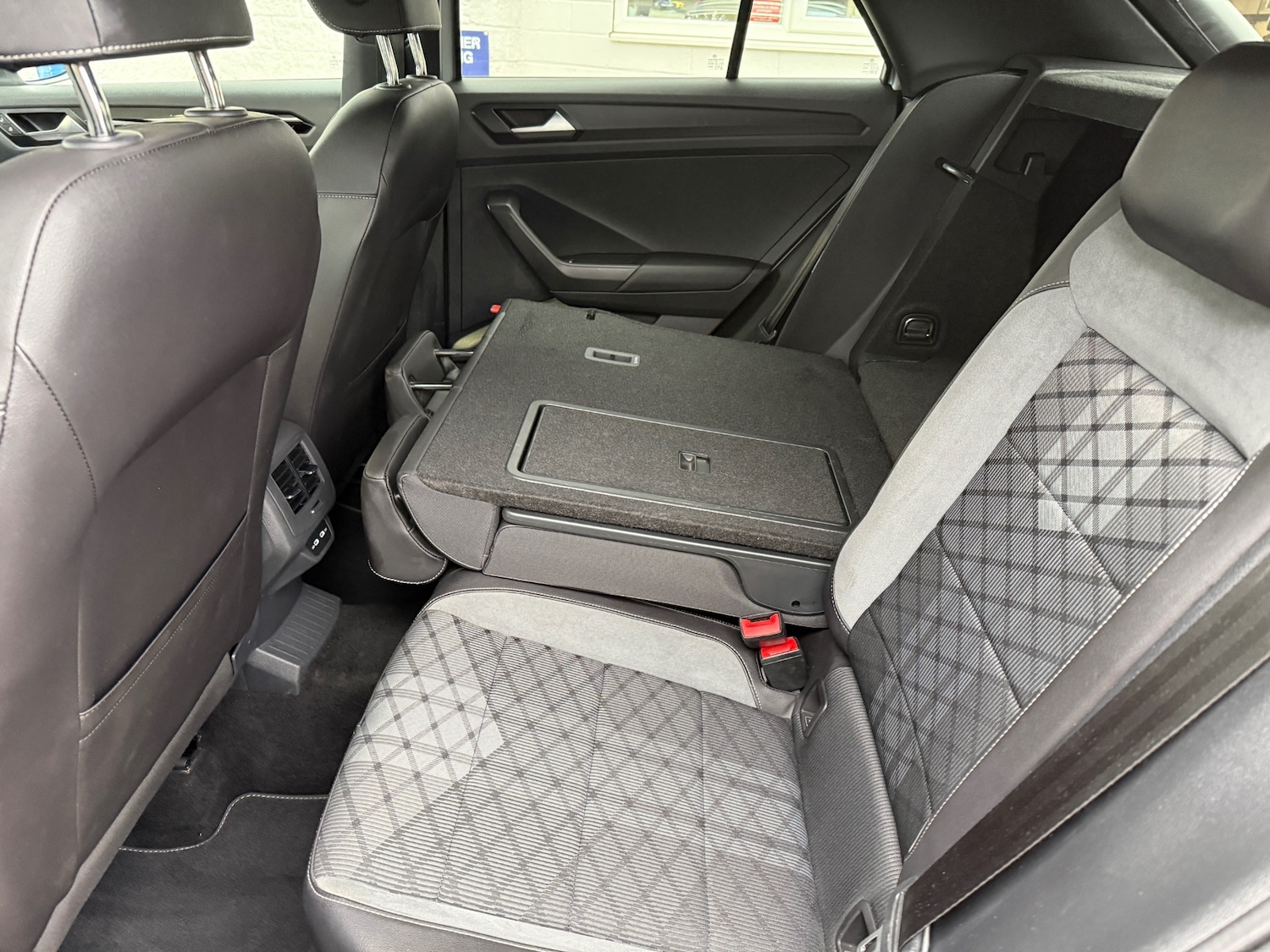 Used Volkswagen T-Roc 2022 for sale - 77001255: Photo 42