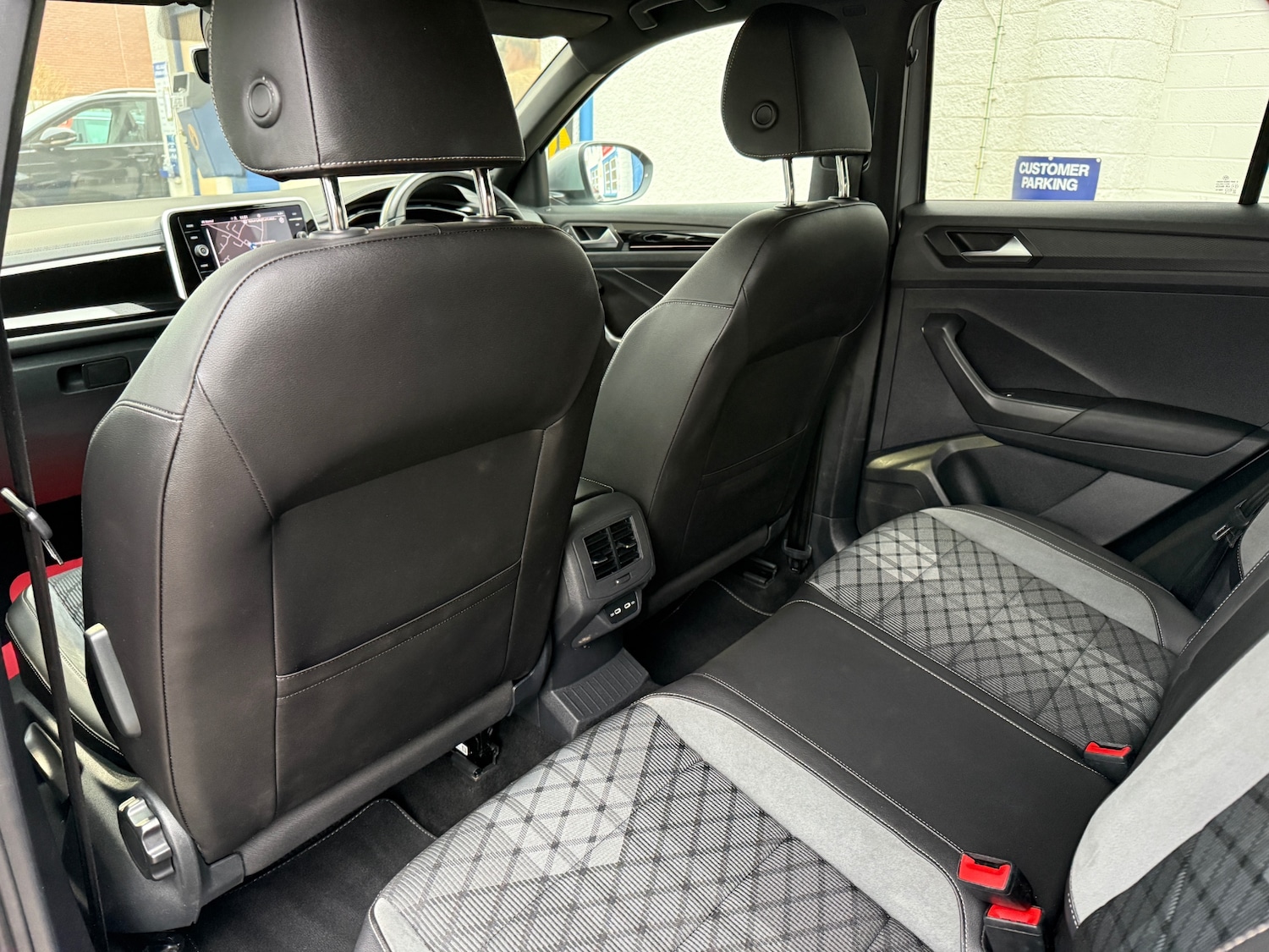 Used Volkswagen T-Roc 2022 for sale - 77001255: Photo 47