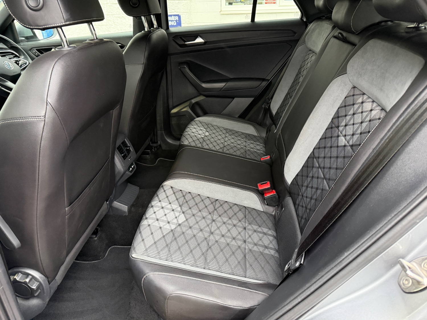 Used Volkswagen T-Roc 2022 for sale - 77001255: Photo 7