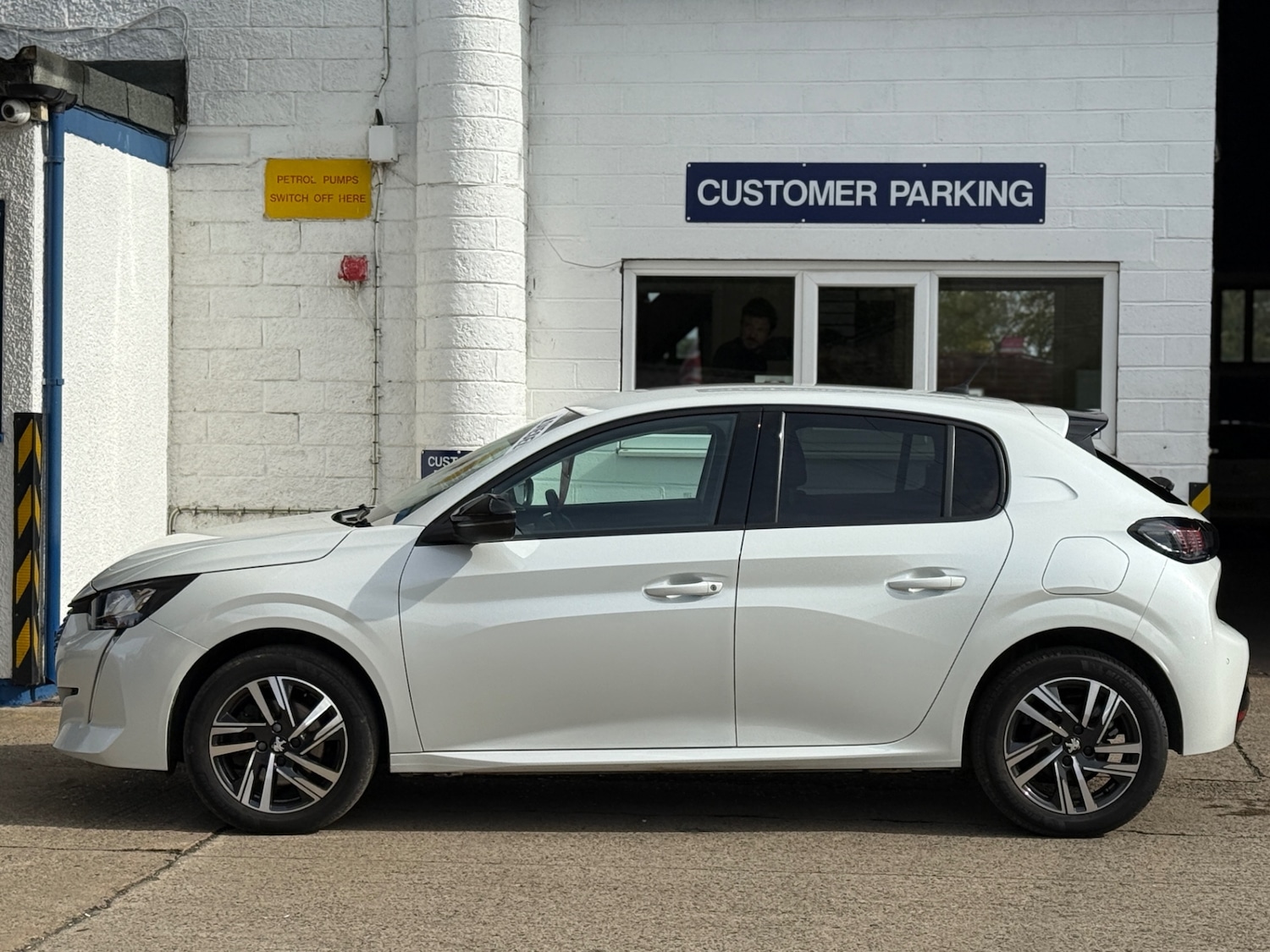 Used Peugeot 208 2022 for sale - 75726426: Photo 3