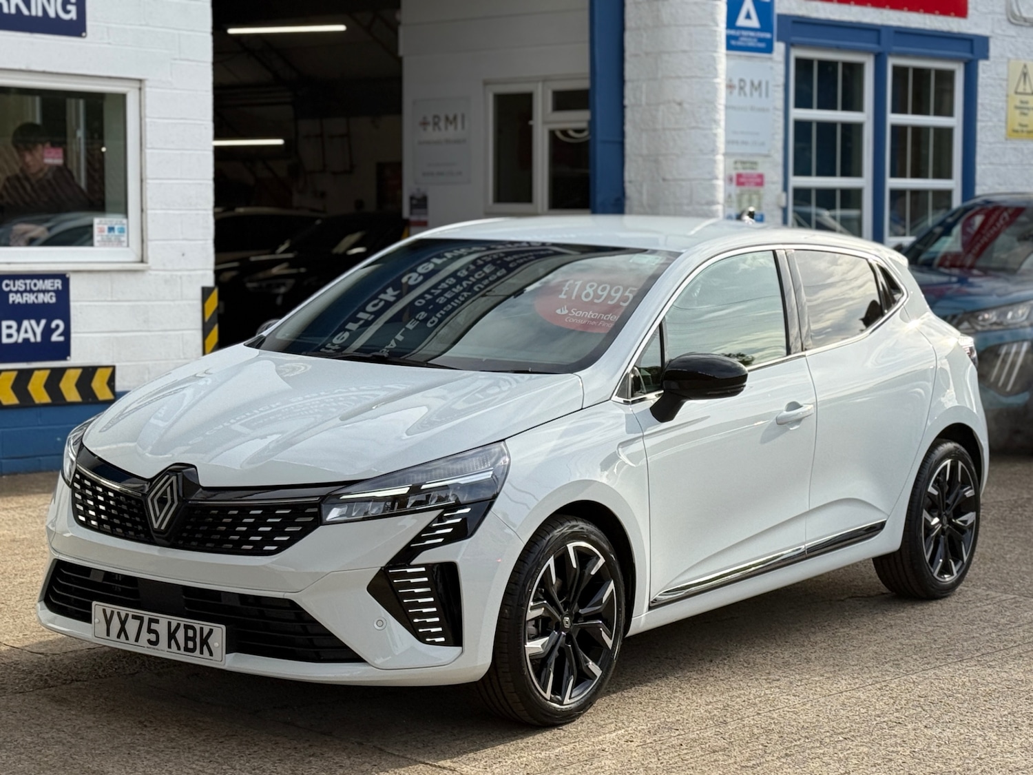 Used Renault Clio 2025 for sale - 76242844: Photo 1