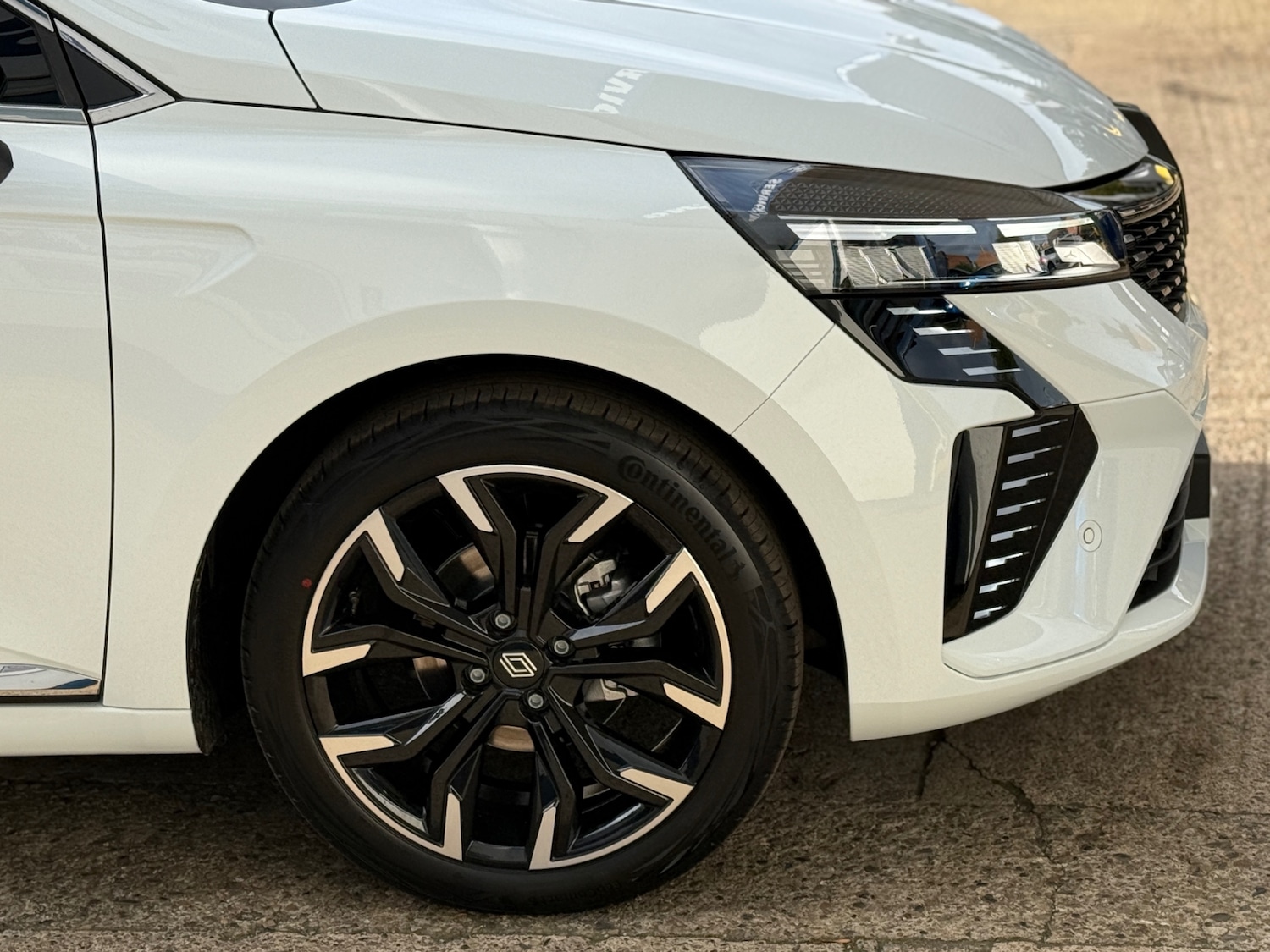 Used Renault Clio 2025 for sale - 76242844: Photo 15