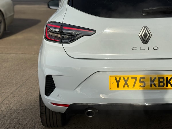 Used Renault Clio 2025 for sale - 76242844: Photo 31