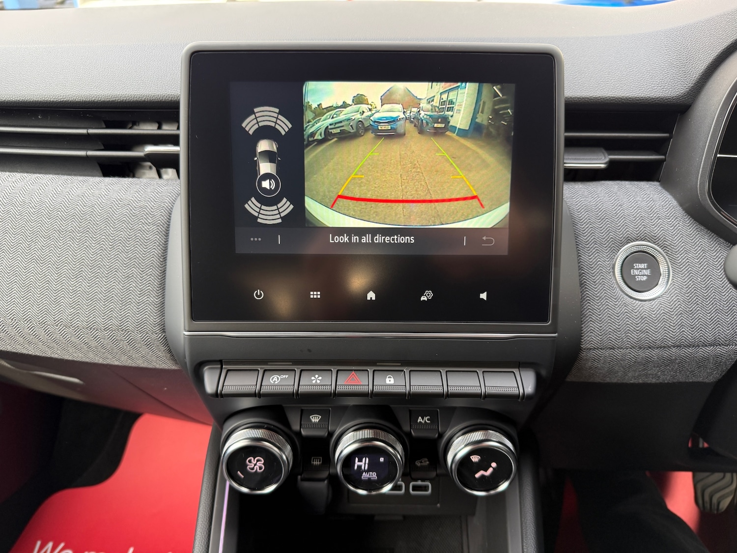 Used Renault Clio 2025 for sale - 76242844: Photo 64