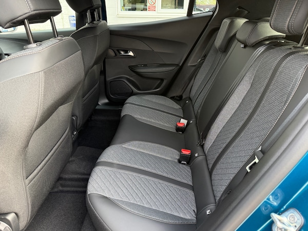 Used Peugeot 2008 2025 for sale - 76076641: Photo 7