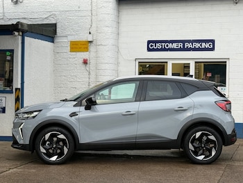 Used Renault Captur 2025 for sale - 76580593: Photo