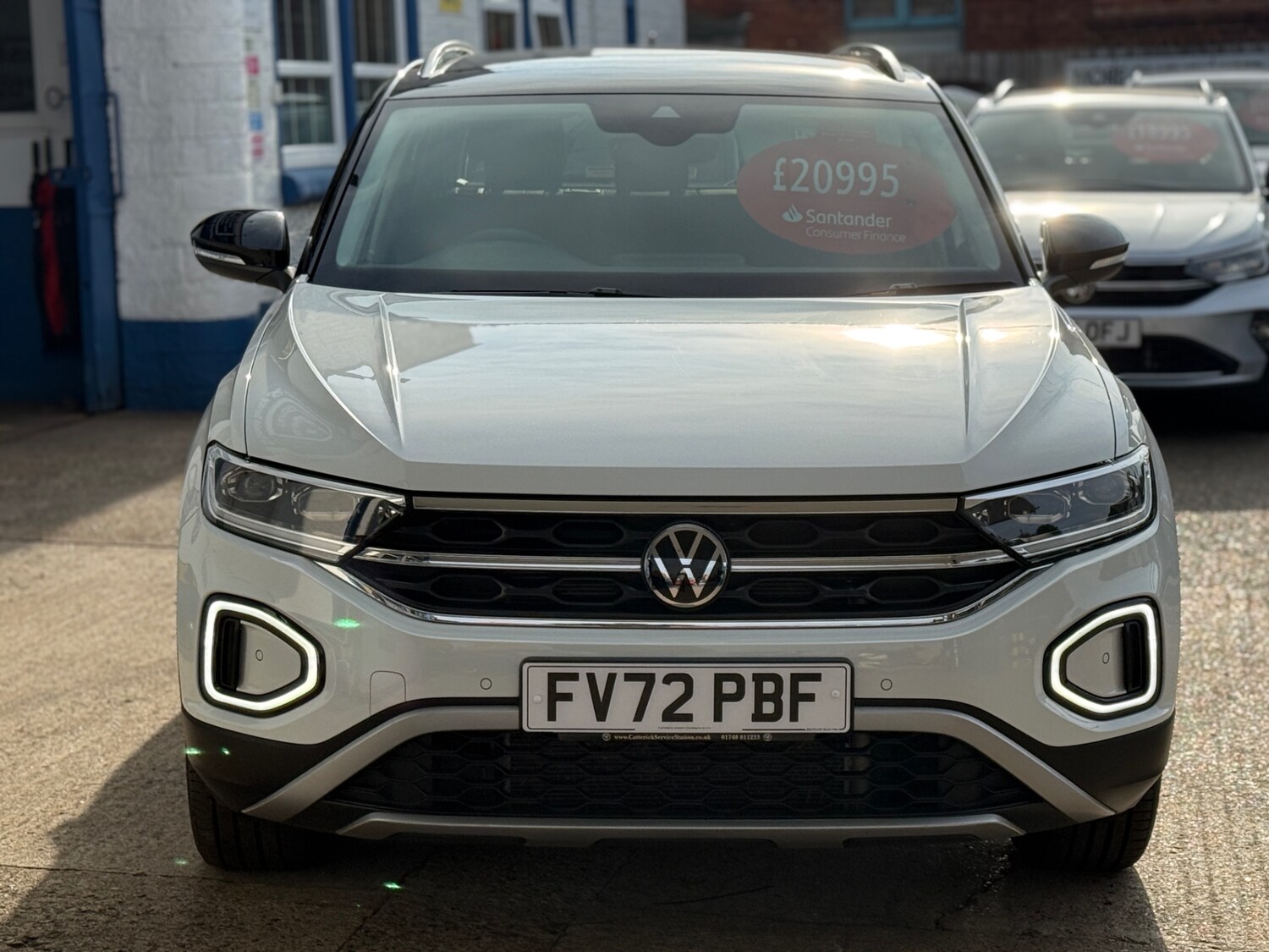 Used Volkswagen T-Roc 2022 for sale - 75726455: Photo 2