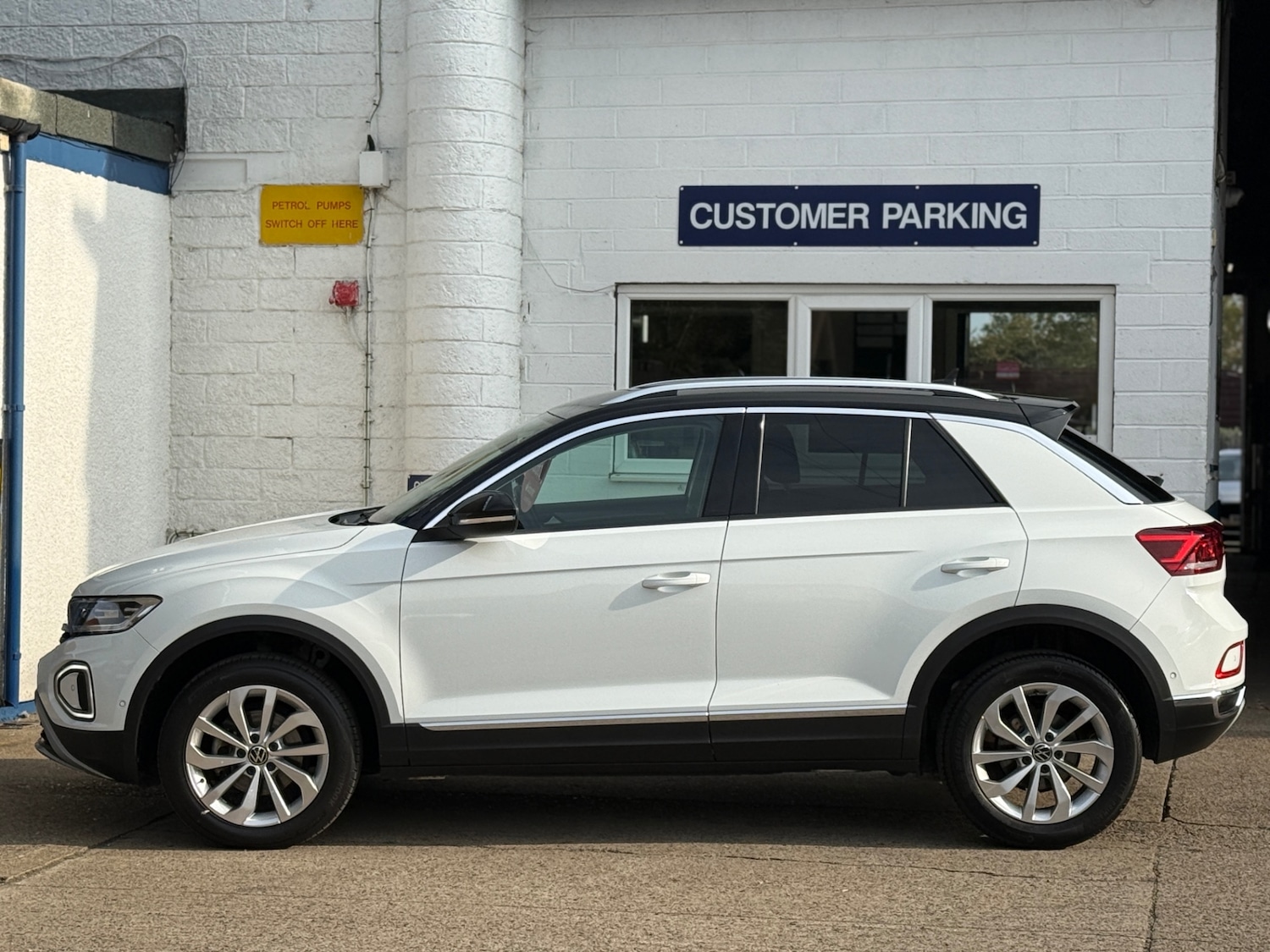 Used Volkswagen T-Roc 2022 for sale - 75726455: Photo 3