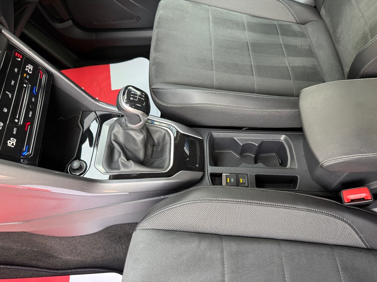 Used Volkswagen T-Roc 2022 for sale - 75726455: Photo 57