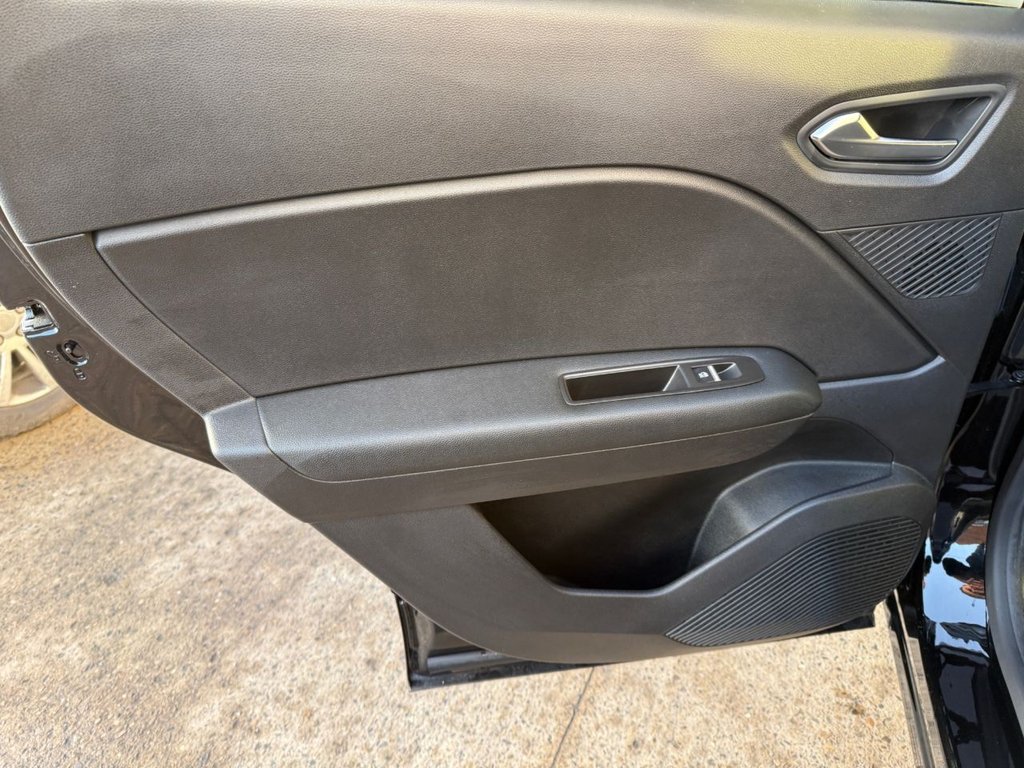 Used Renault Captur 2024 for sale - 77179527: Photo 47