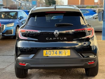 Used Renault Captur 2024 for sale - 77179527: Photo
