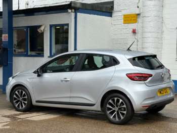 Used Renault Clio 2023 for sale - 74892808: Photo