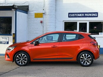 Used Renault Clio 2023 for sale - 78578142: Photo