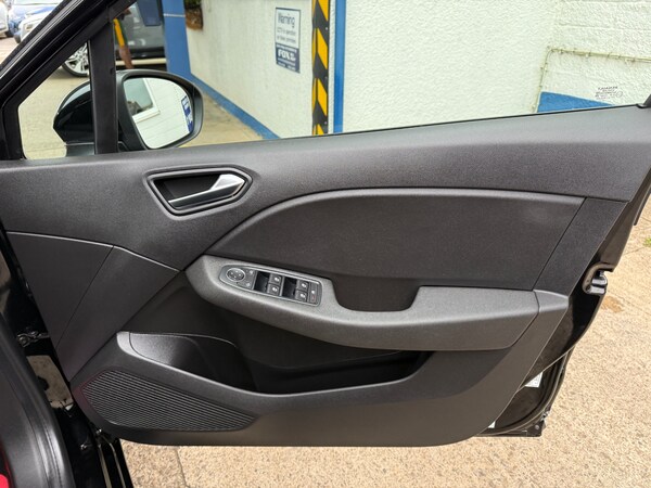 Used Renault Clio 2022 for sale - 76331159: Photo 57