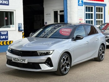 2024 (24) - 1.2 Turbo Ultimate Hatchback 5dr Petrol Manual Euro 6 (s/s) (130 ps)