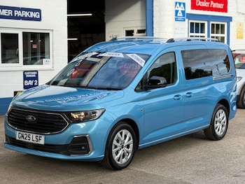 2025 (25) - 2.0 EcoBlue Titanium Auto [7 seat], UNDER 1800 MILES, 2028 FORD WARRANTY, 5-Door