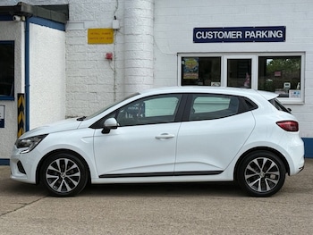 Used Renault Clio 2021 for sale - 79103370: Photo