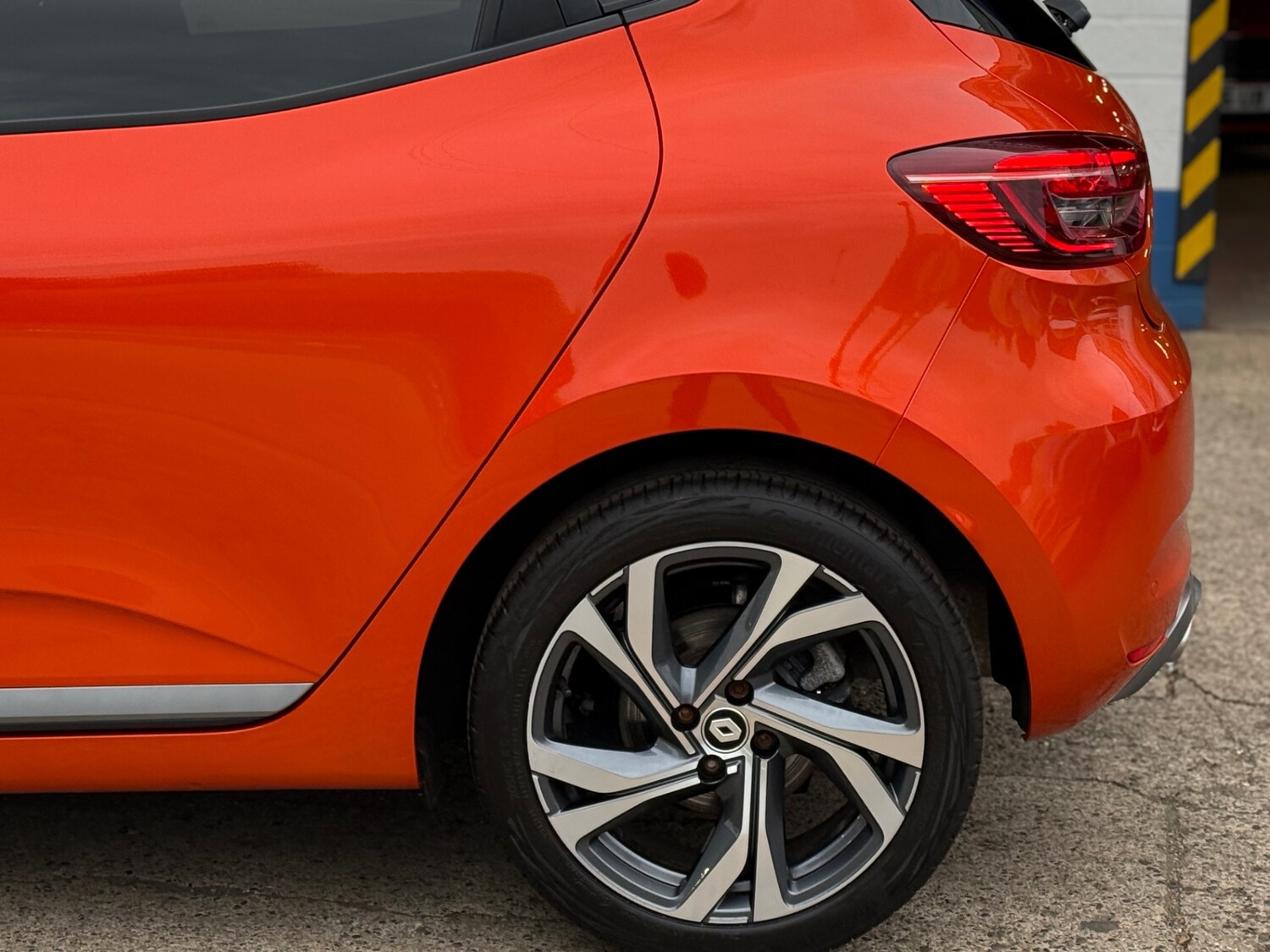 Used Renault Clio 2023 for sale - 76329864: Photo 26