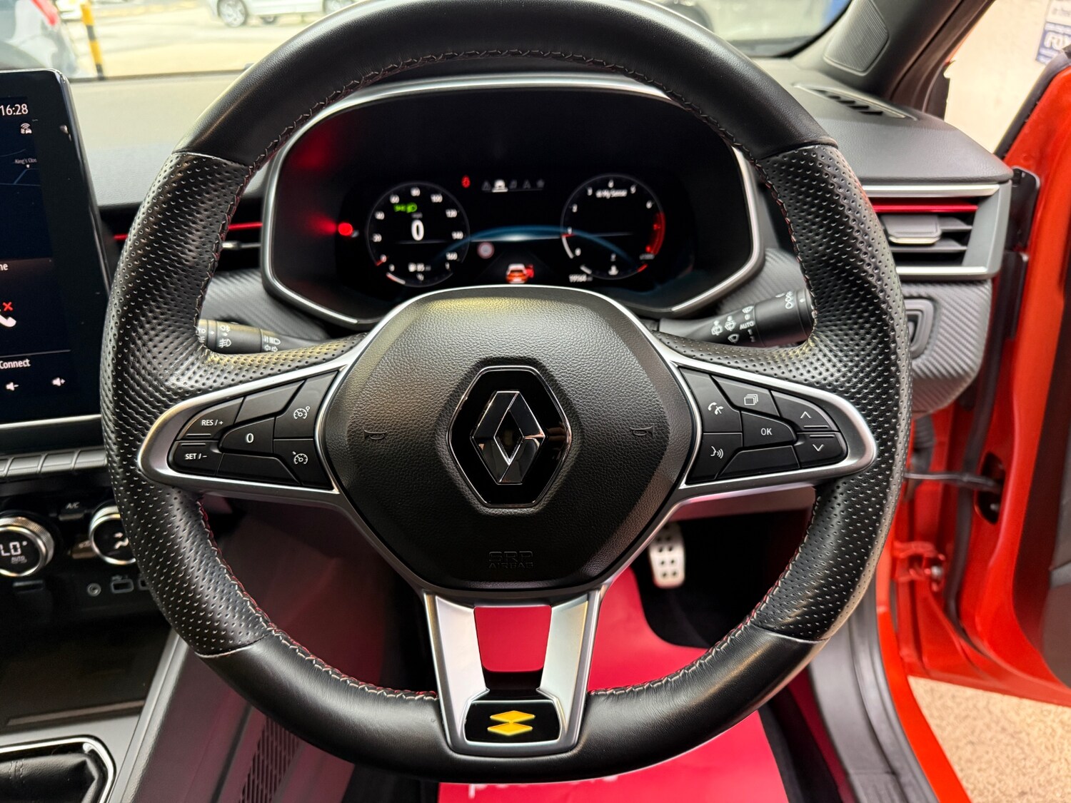 Used Renault Clio 2023 for sale - 76329864: Photo 63