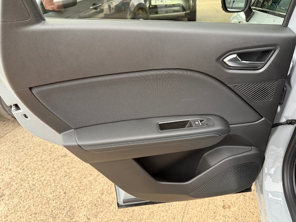 Used Renault Captur 2025 for sale - 76197112: Photo 50