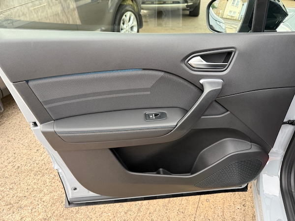 Used Renault Captur 2025 for sale - 76197112: Photo 54
