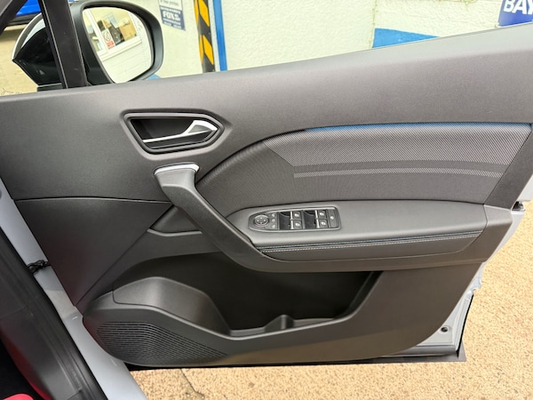 Used Renault Captur 2025 for sale - 76197112: Photo 64