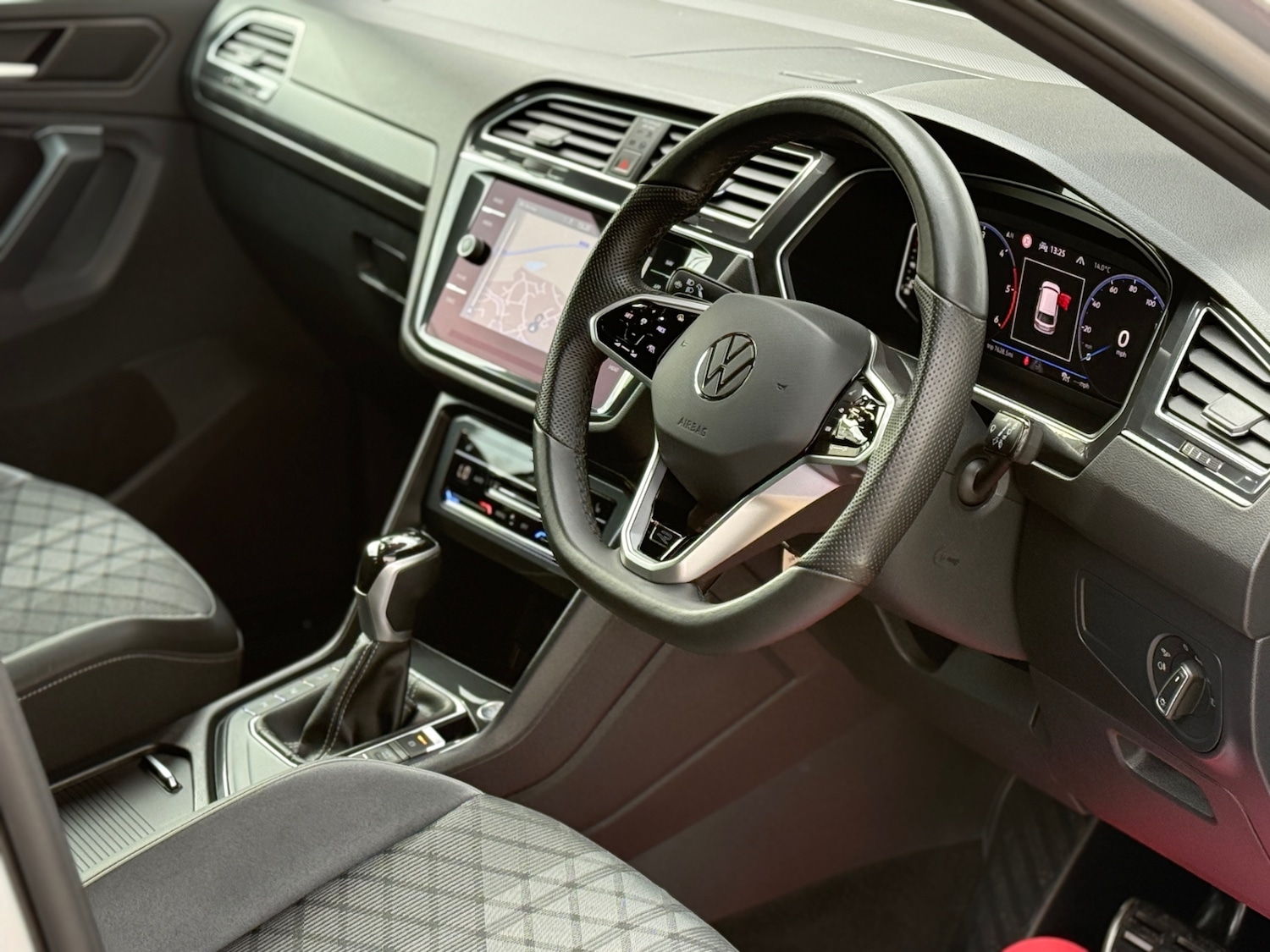 Used Volkswagen Tiguan 2024 for sale - 76171624: Photo 66