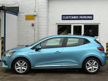 Used Renault Clio 2021 for sale - 76453137: Photo