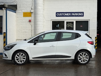 Used Renault Clio 2018 for sale - 76831938: Photo