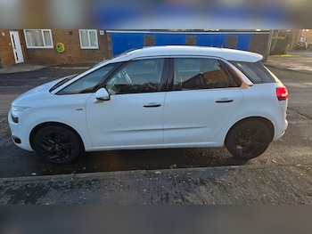 Used Citroen C4 Picasso 2014 for sale - 76600193: Photo