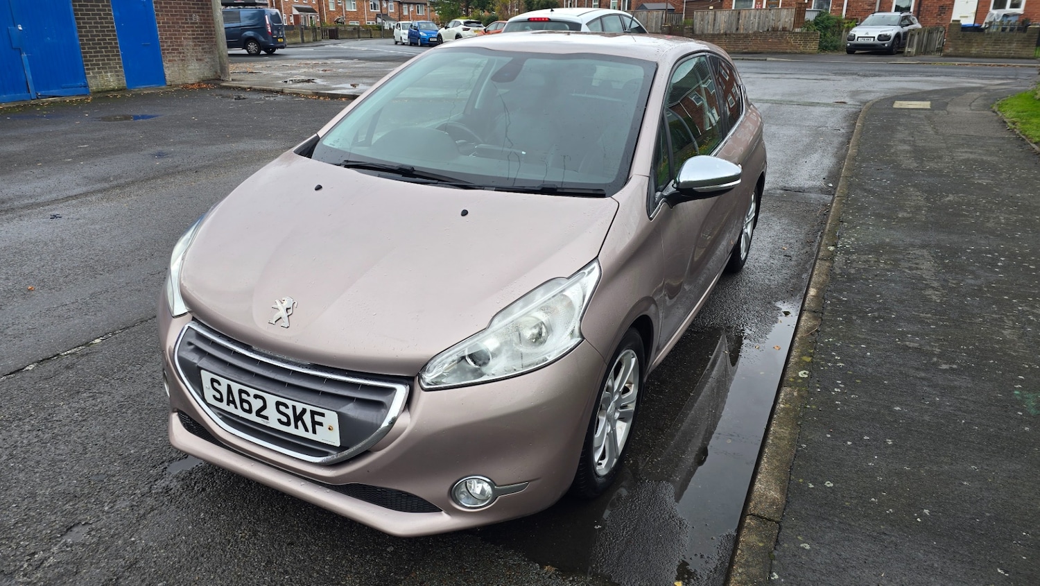 Used Peugeot 208 2013 for sale - 76129389: Photo 1