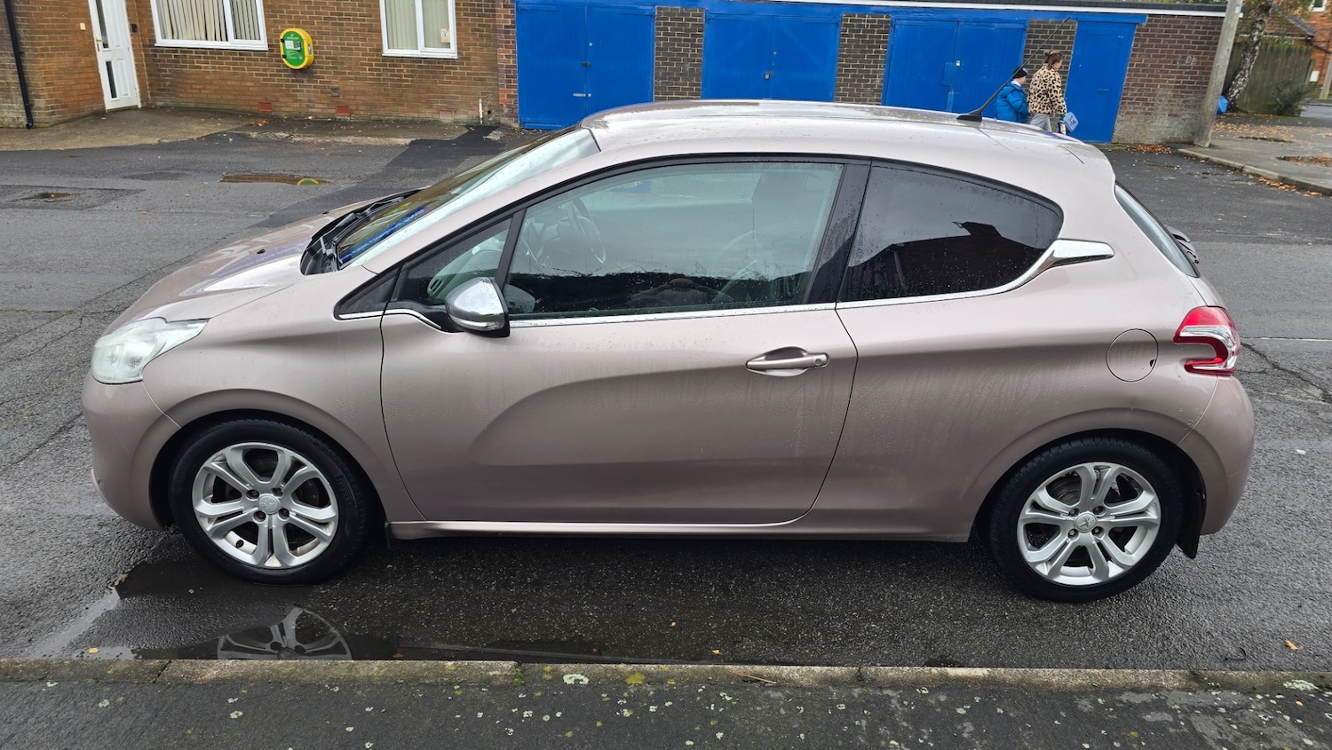 Used Peugeot 208 2013 for sale - 76129389: Photo 4