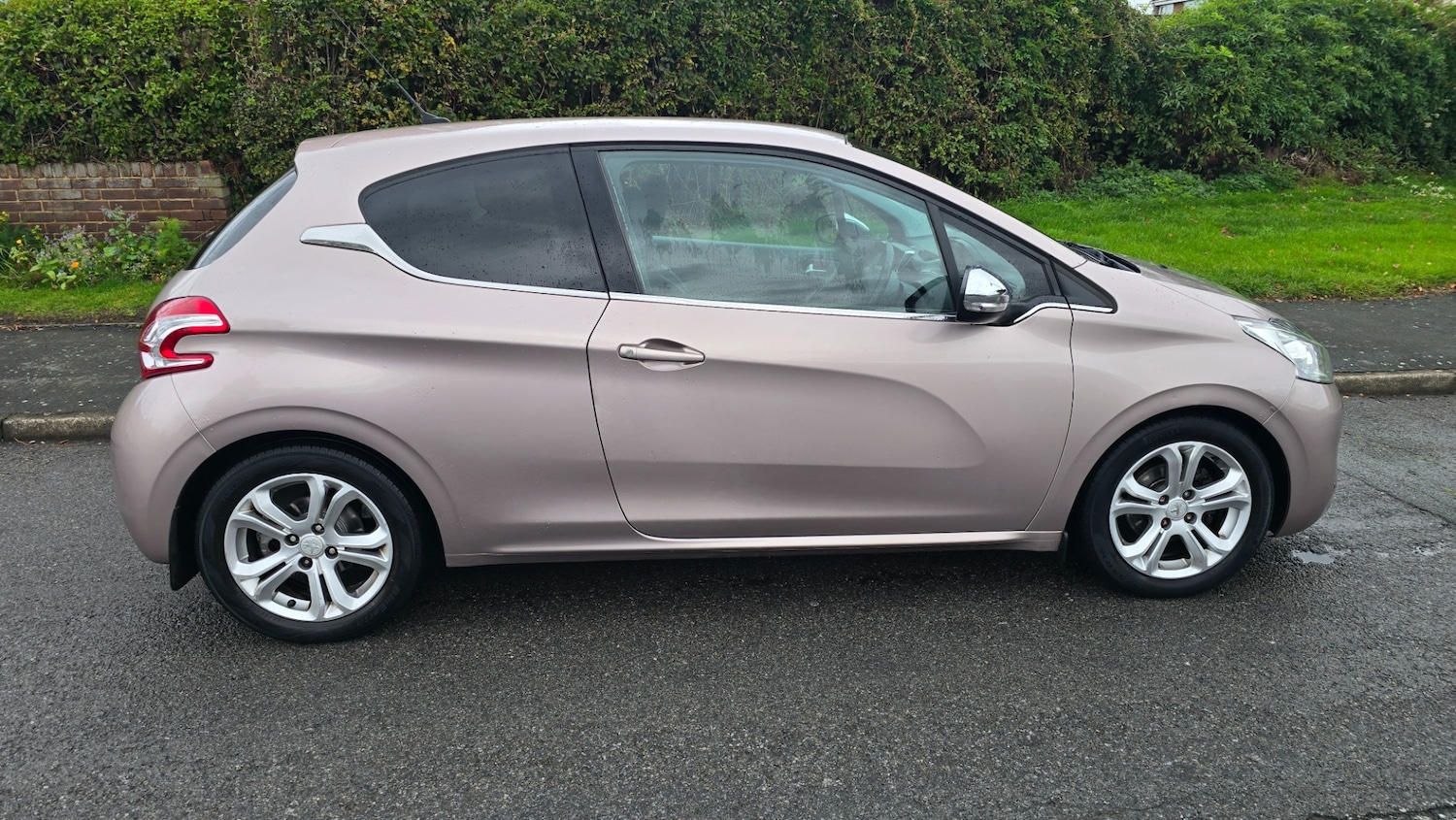 Used Peugeot 208 2013 for sale - 76129389: Photo 8