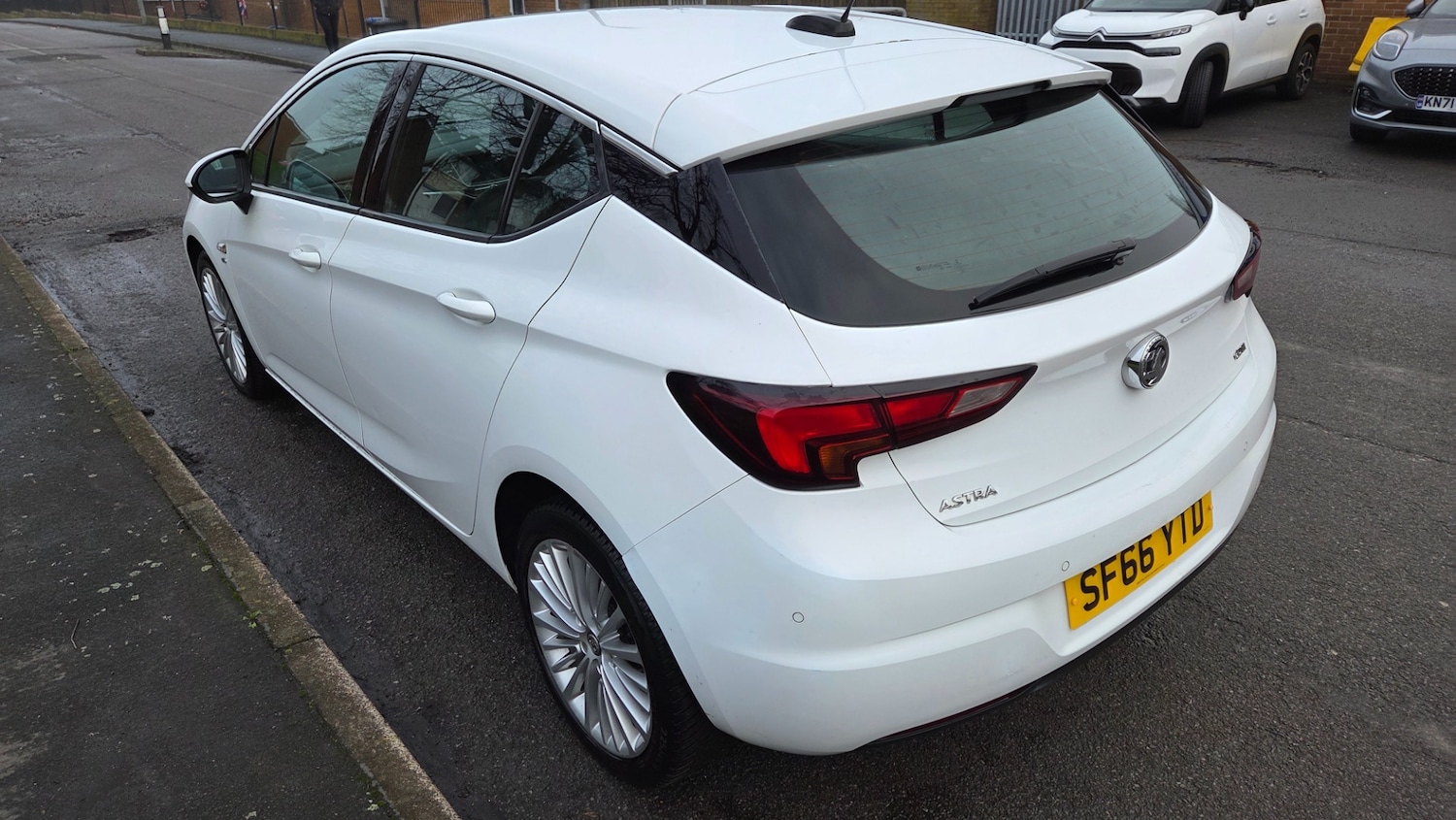 Used Vauxhall Astra 2017 for sale - 77353642: Photo 3